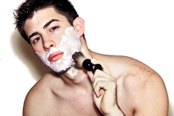 Cách cạo râu đúng để không nguy hại đến sức khỏe nam giới