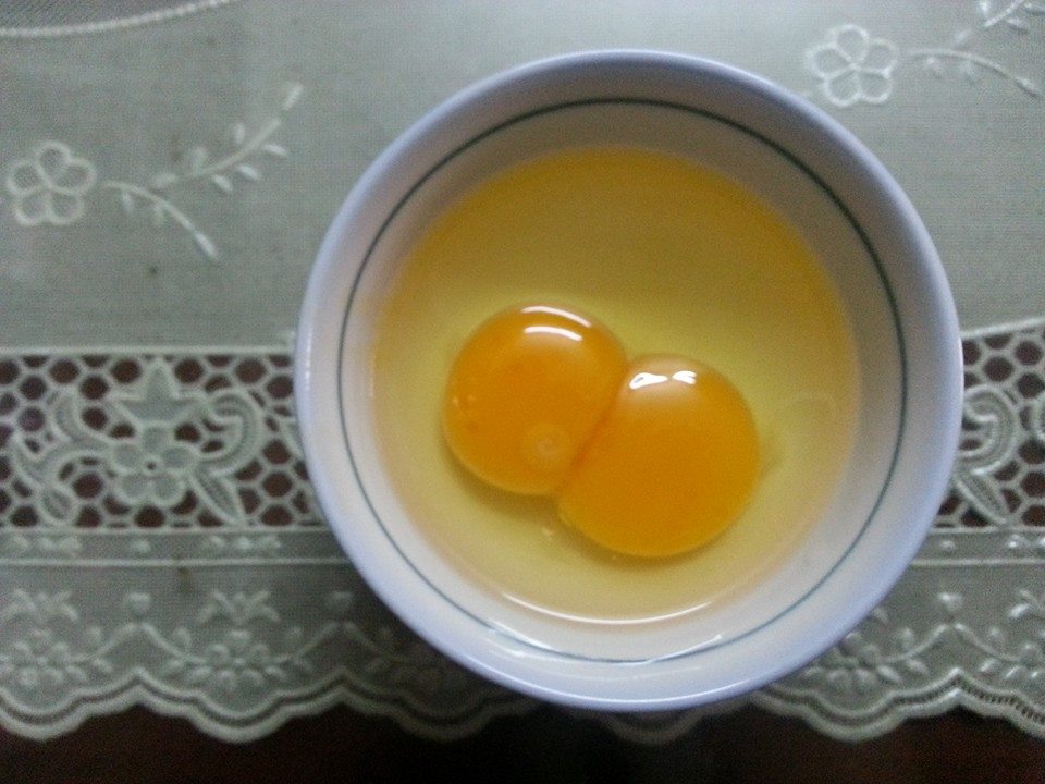 trứng gà 2 lòng