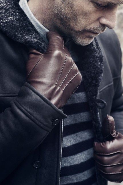 Găng tay và những điều mà mày râu nên biết