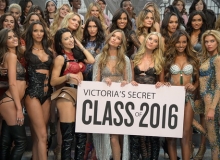 Show diễn nội y Victoria’s Secret 2016 sôi động hơn nhờ Lady Gaga